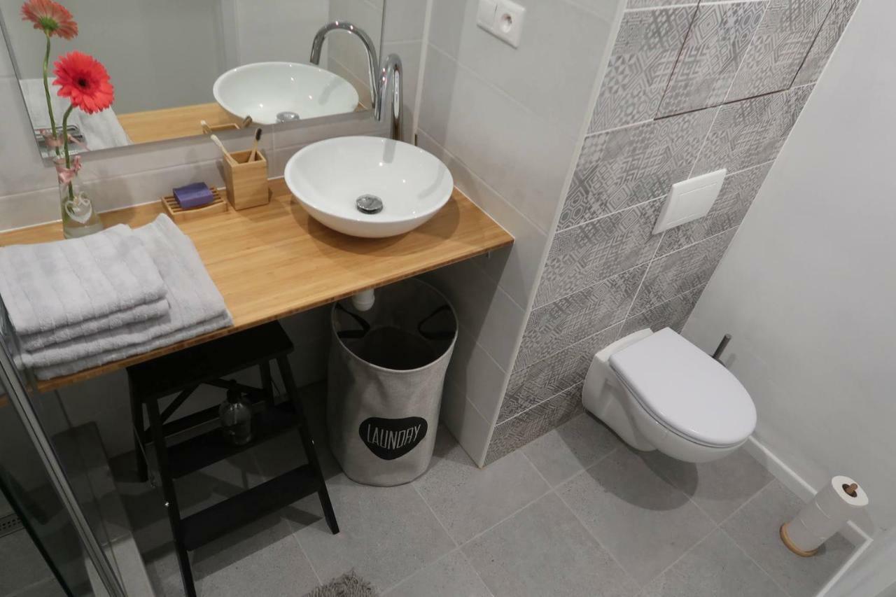 Hniezdo V Raji 1 - Luxurious Apartment 3 Min Walk To City Center Spišská Nová Ves Esterno foto