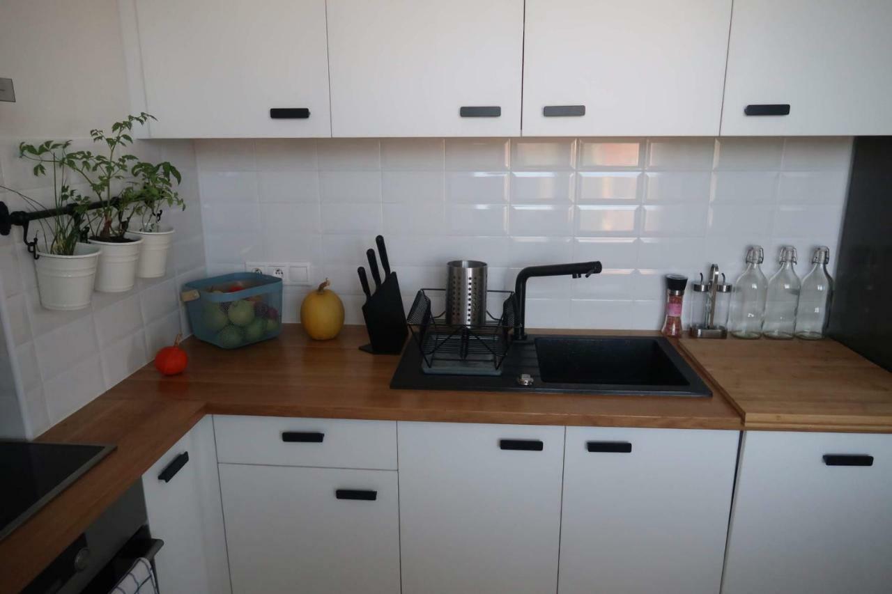Hniezdo V Raji 1 - Luxurious Apartment 3 Min Walk To City Center Spišská Nová Ves Esterno foto